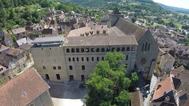 Abbaye Saint-Cyrien - crédit photo : Mr.Noivill Abbaye Saint-Cyrien - crédit photo : Mr.Noivill