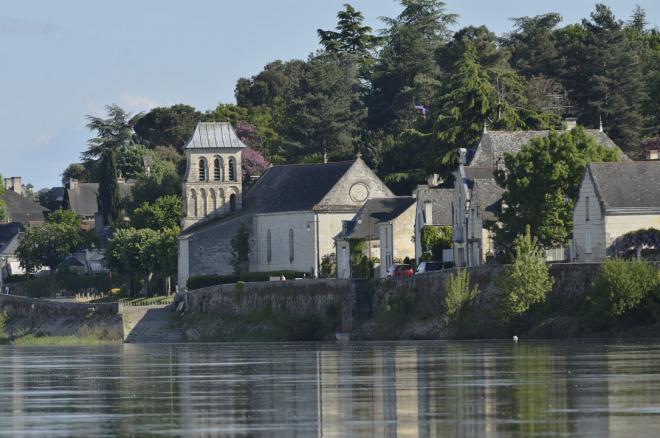 Le Thoureil_vue de l'église depuis la Loire ©Commune du Thoureil Le Thoureil_vue de l'église depuis la Loire ©Commune du Thoureil