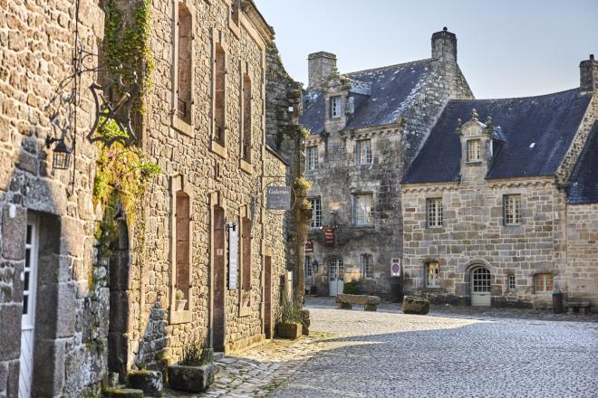 Place de Locronan - photo A Lamoureux Place de Locronan - photo A Lamoureux