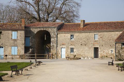 Apremont_cour du château-© JP Berlose