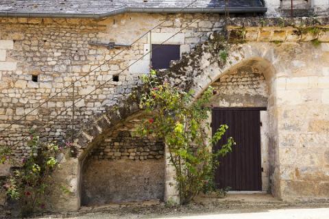 Montreuil_caveau_©J.-P. Berlose