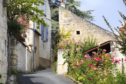 Montsoreau_ruelle <sup>©</sup>J.-P. Berlose