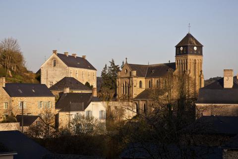 Chailland_église néogothique <sup>©</sup> J.-P. Berlose