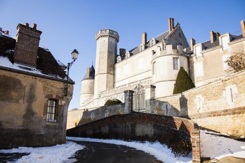 montmirail_chateau_et_rue_credit_j.-p_berlose