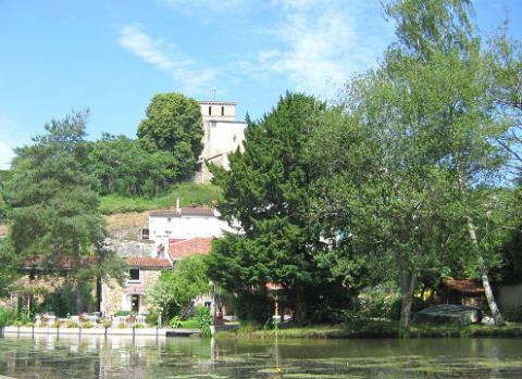 Mouchamps-bourg vu de la chaussée©PCC85/L.Blohorn